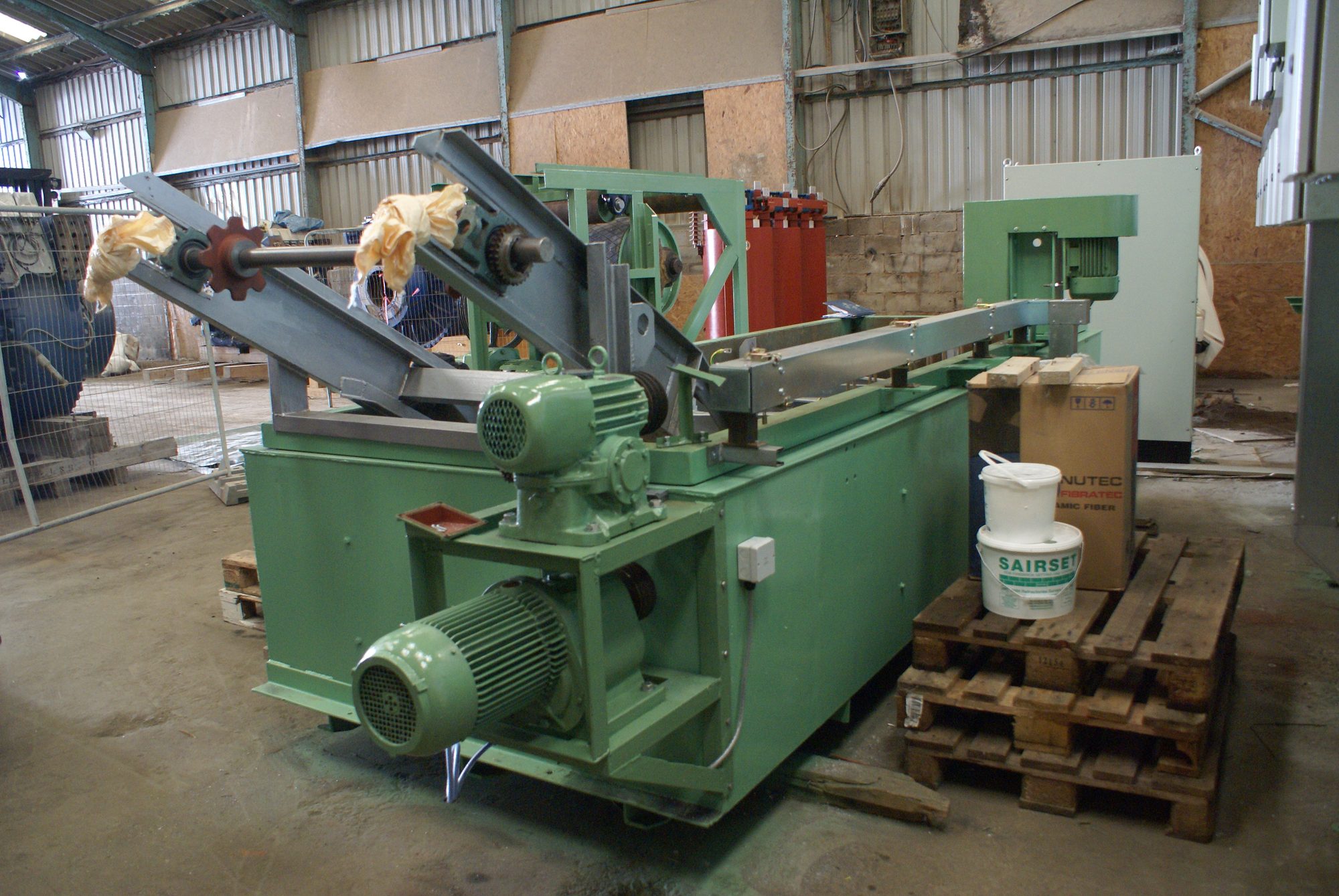 Belt feed section of the austempering furnace